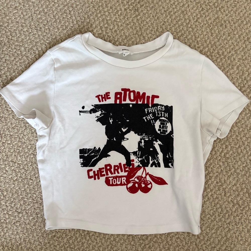 Garage 'The Atomic Cherries Tour' Crop Tee Size S
